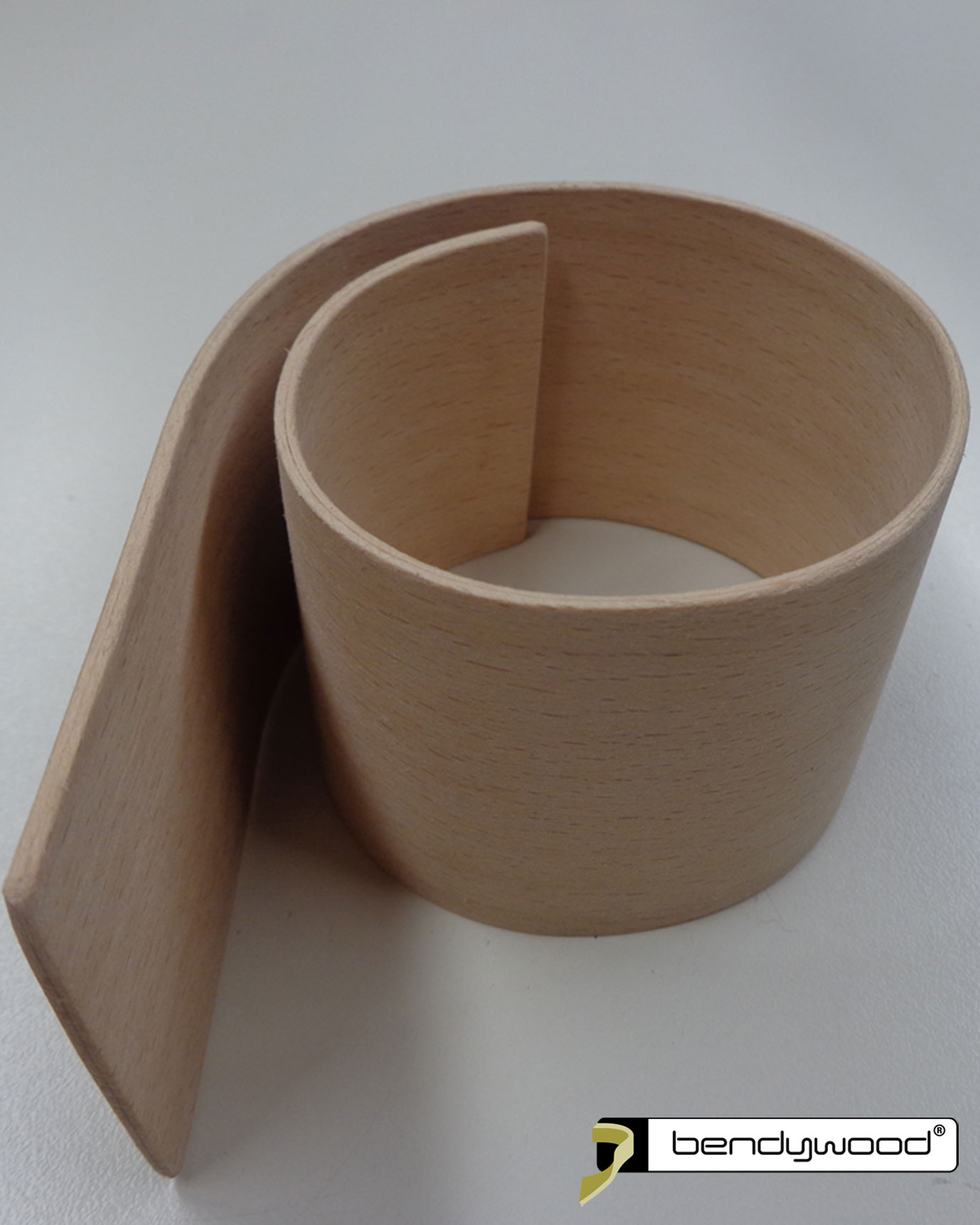 Rotolo creato con 2 strati di Bendywood®, tuttavia senza separarli. 